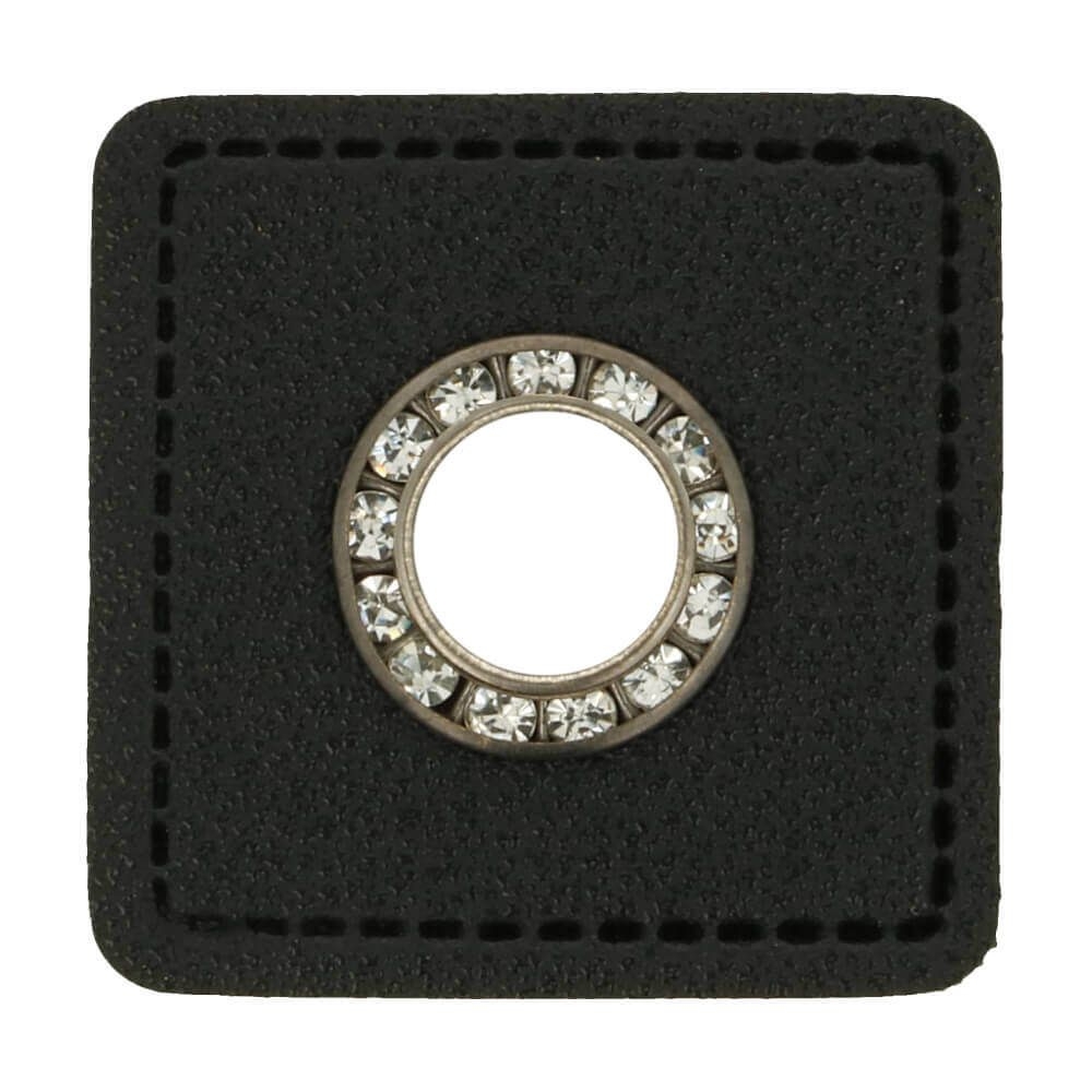 Kleiner quadratischer Kunstleder Ösen-Patch in Schwarz mit Strasssteinen und 8mm Silber-Öse, 27x27mm, funkelndes Zubehör für Hoodies und Taschen.