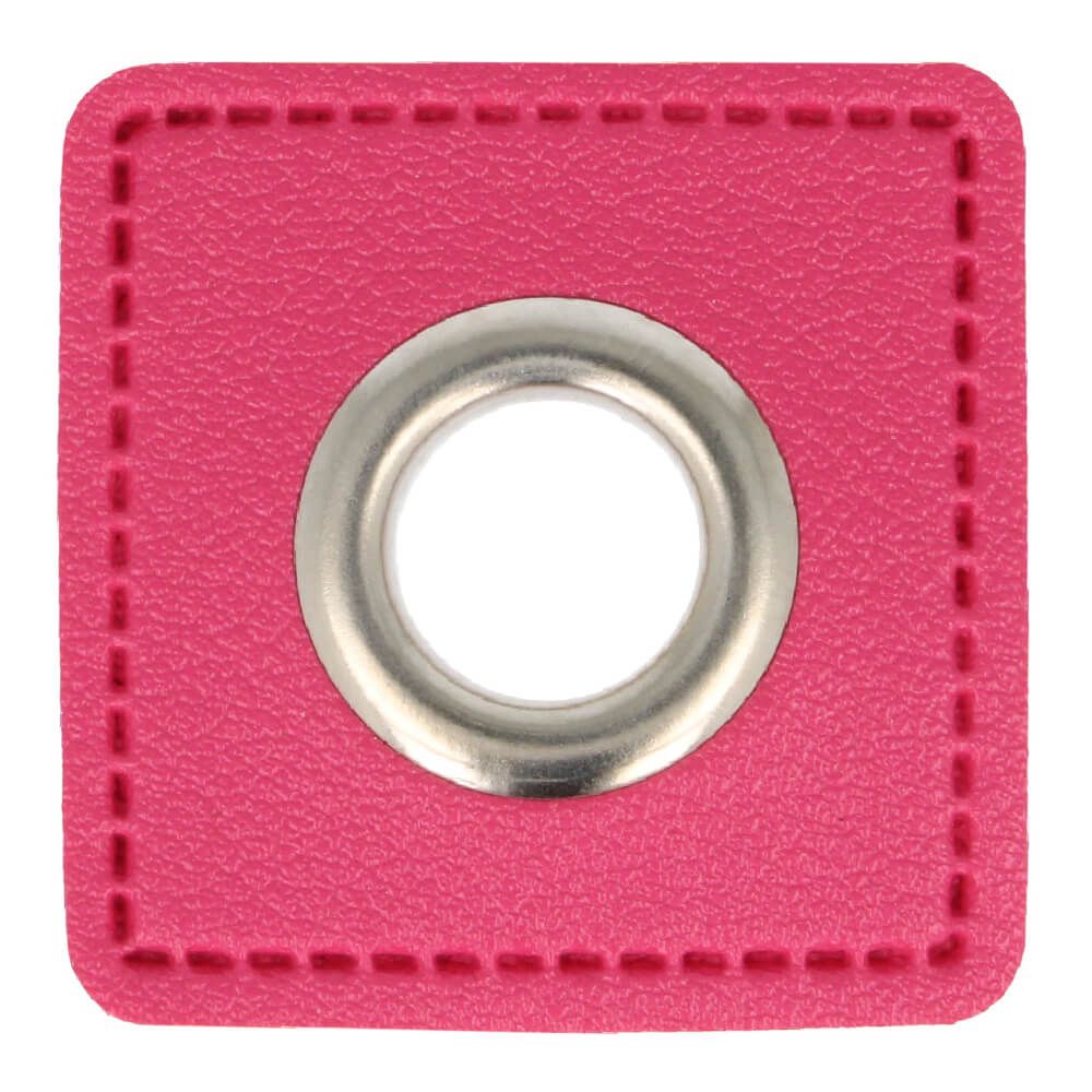 Kleiner quadratischer Kunstleder Ösen-Patch in Pink mit 8mm Silber-Öse, 27x27mm Außenmaß, ideal für Hoodies, Kordeln und knallige Handmade-Details.